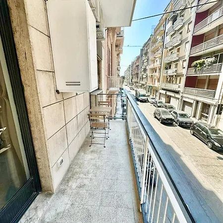 Dante 262 Apartment